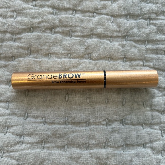 Grande Cosmetics Grande Brow Serum. - Picture 4 of 5